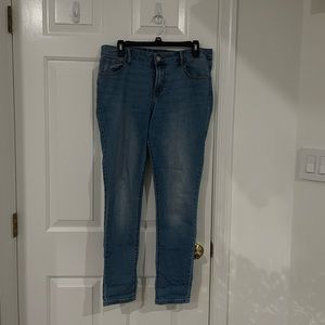 Old Navy Mid-Rise Super Skinny Light Wash Jeans